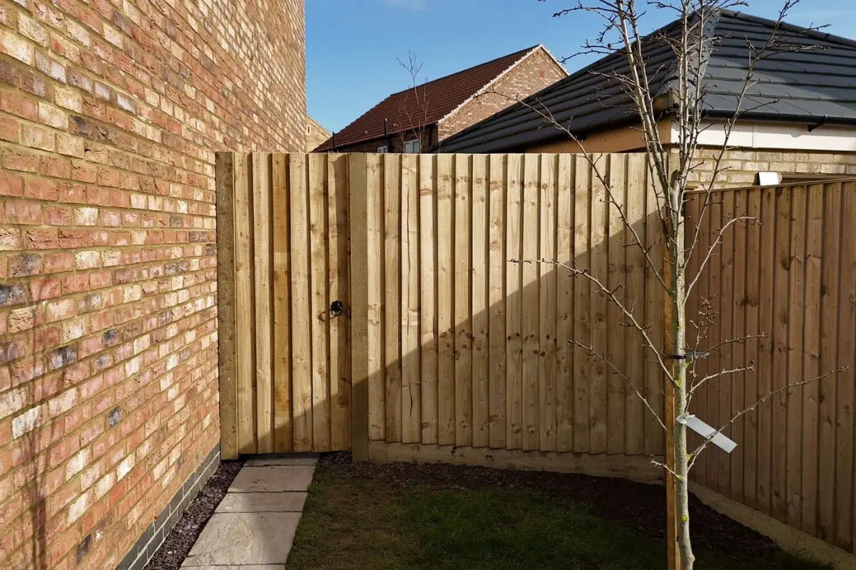Fencing and gates - Bespoke Landscaping