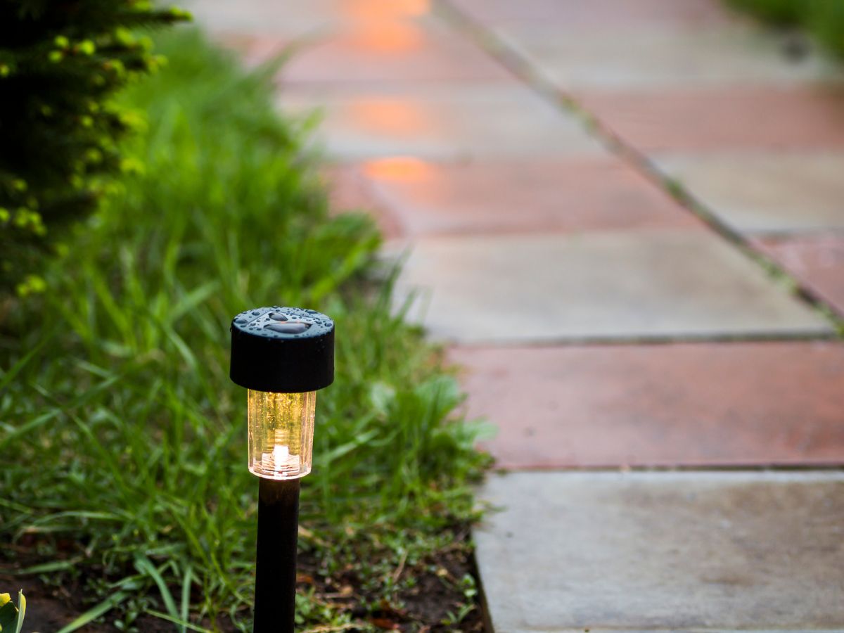 Porcelain vs Natural Stone Patios: How to Choose the Right Paving